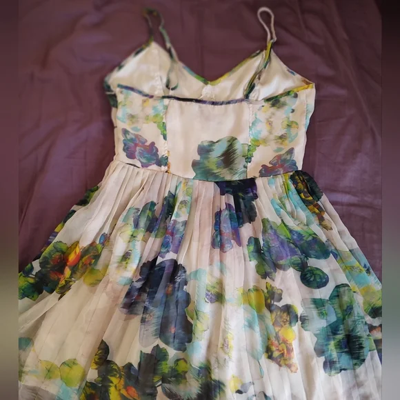 2/$10 Fit and flare sweetheart sundress - Picture 6 of 14